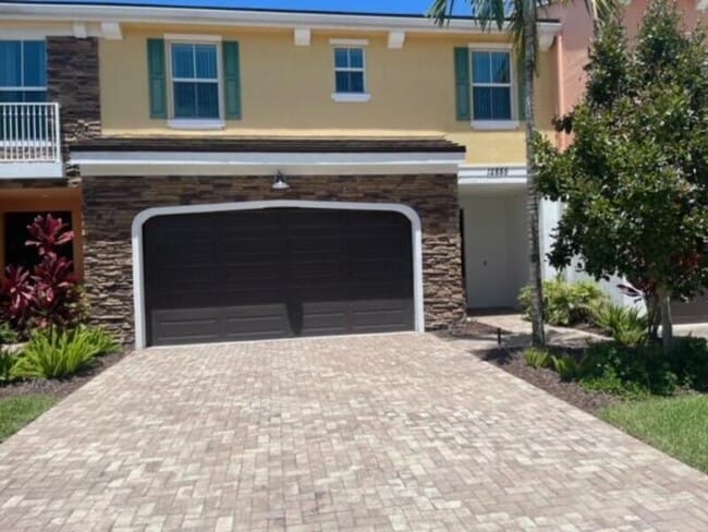 Building Photo - 12885 Trevi Isle