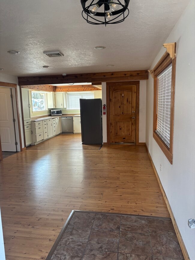 Building Photo - BE-0110