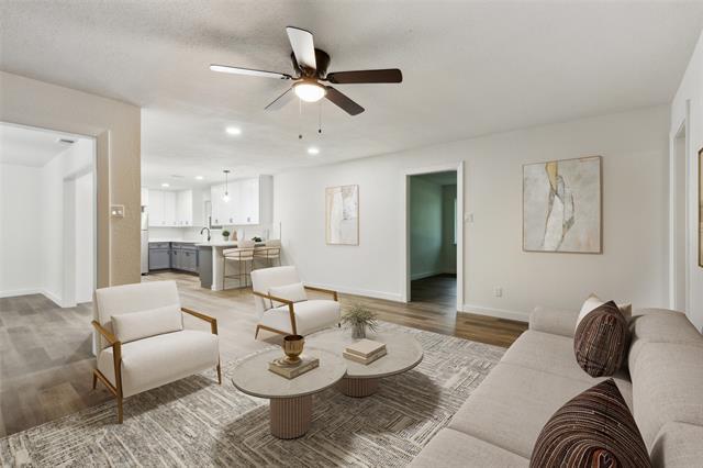 Building Photo - 740 Davis Dr