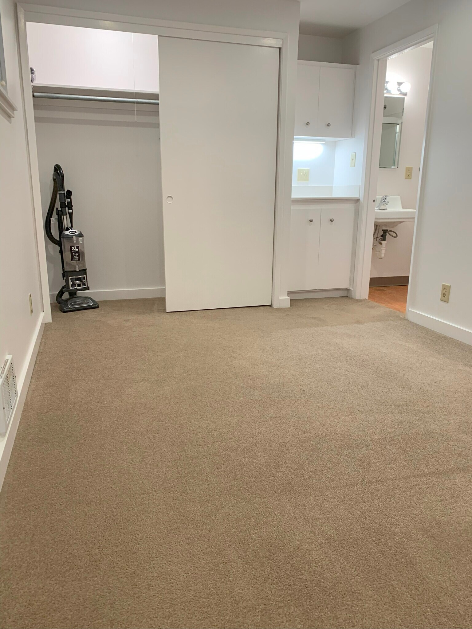 Building Photo - 3513 NE 95th St