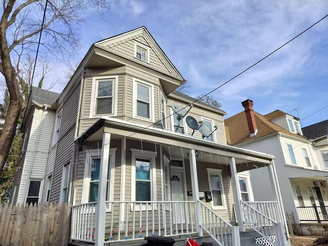 Building Photo - 34 Cumberland Ave