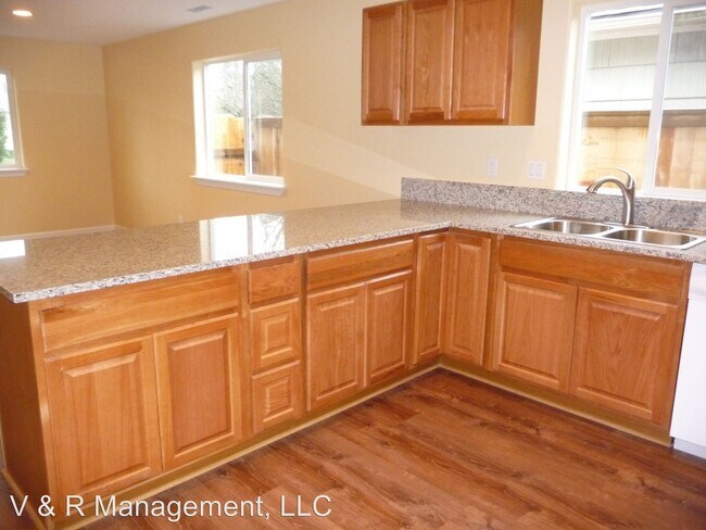 Building Photo - 2 br, 1 bath House - 3127  Jack St. N