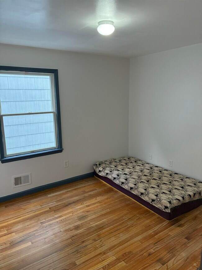 Building Photo - 294 Randolph Ave