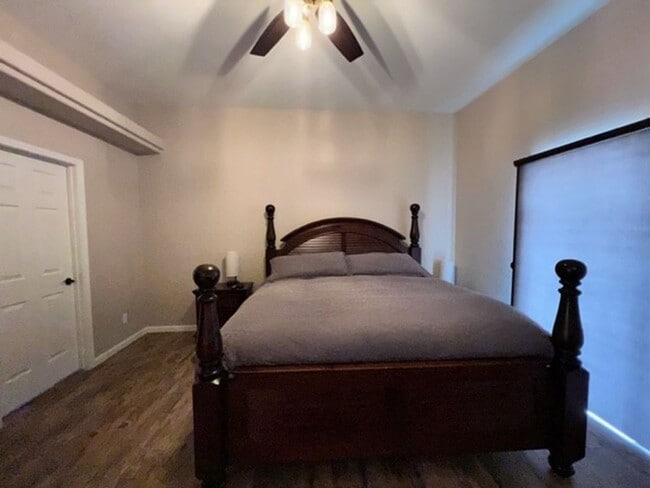 Building Photo - 3 BR LUXE Home-Walk to Colorado River, Golf & near Rotary Park.