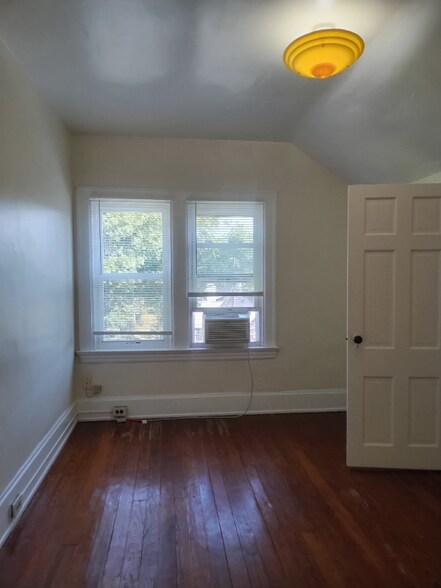 Building Photo - 3521 Clifton Ave