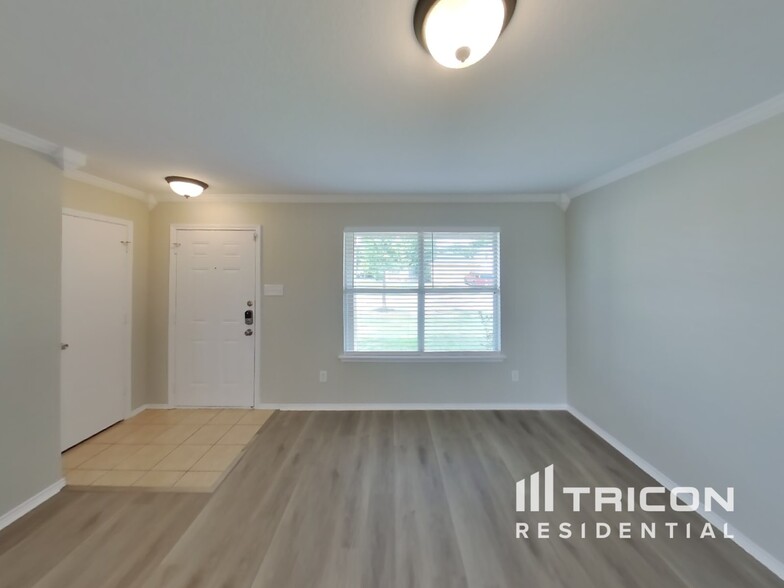 Building Photo - 361 Allenwood Dr