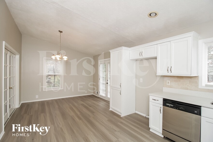 Building Photo - 289 Angla Dr SE