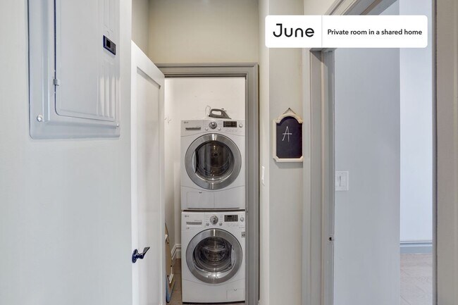 Building Photo - Room in Shared 3 bed/1 bath home