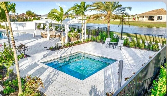 Building Photo - 5243 Rivo Alto Cir