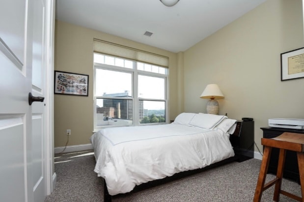 Building Photo - 17 Chapel St