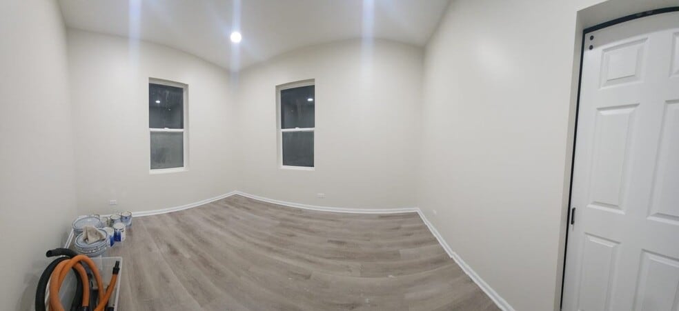 Building Photo - 639 Algona Ave