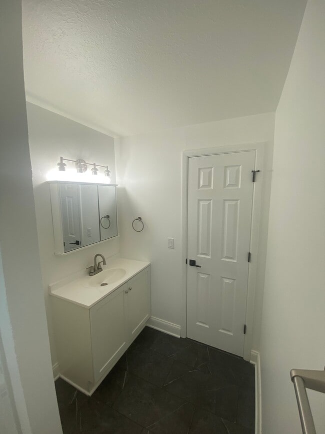 Building Photo - 1616 Ridgewick Dr