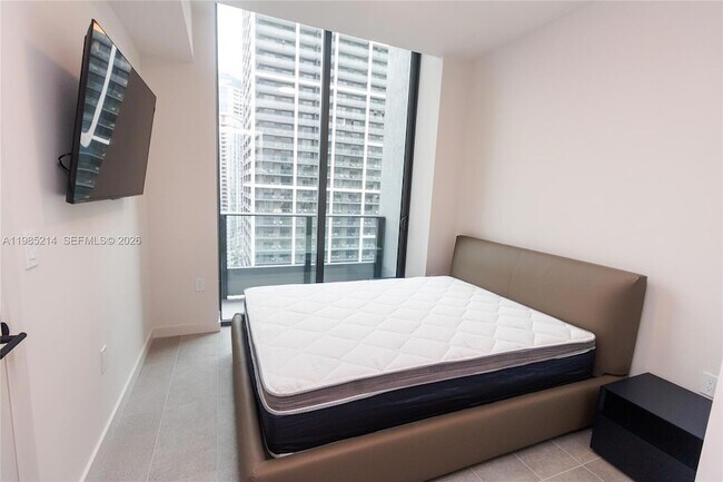 Building Photo - 121 NE 5th St