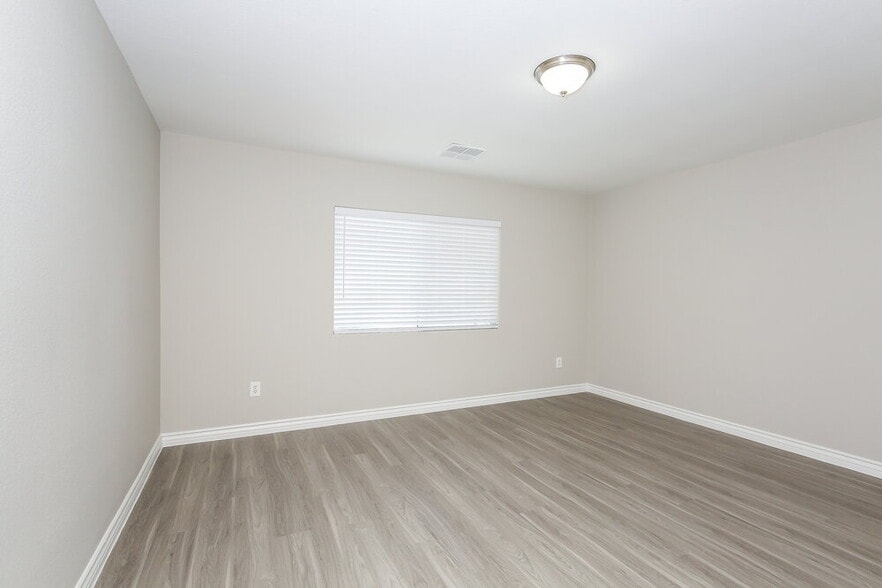 Building Photo - 6516 Plum Orchard Cir