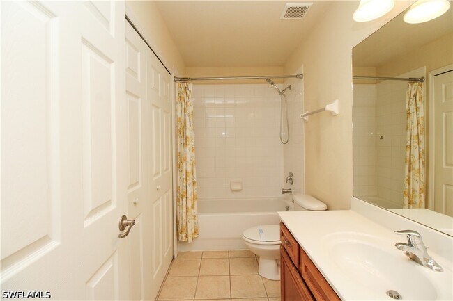 Building Photo - 9051 Gervais Cir