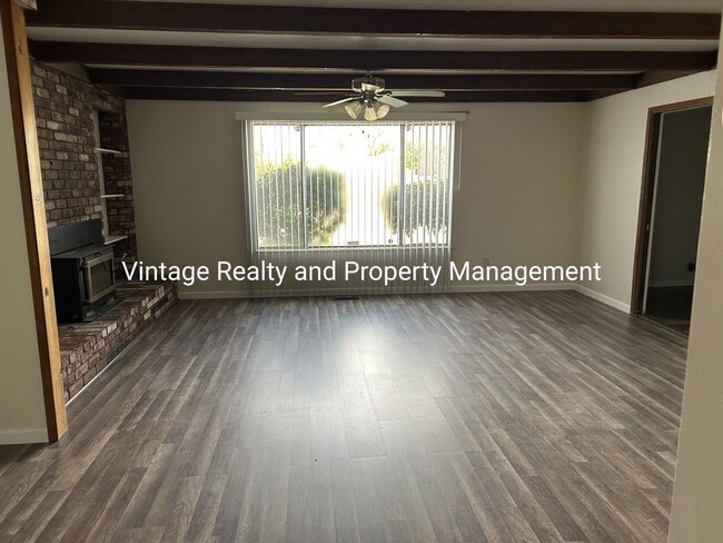 Building Photo - Back On The Rental Market Update 3 Bedroom Home With A Swimming Pool!!!