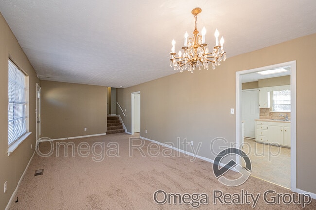 Building Photo - 504 Roselle Ln