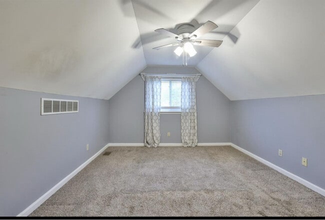 Building Photo - 37 Towanda Dr