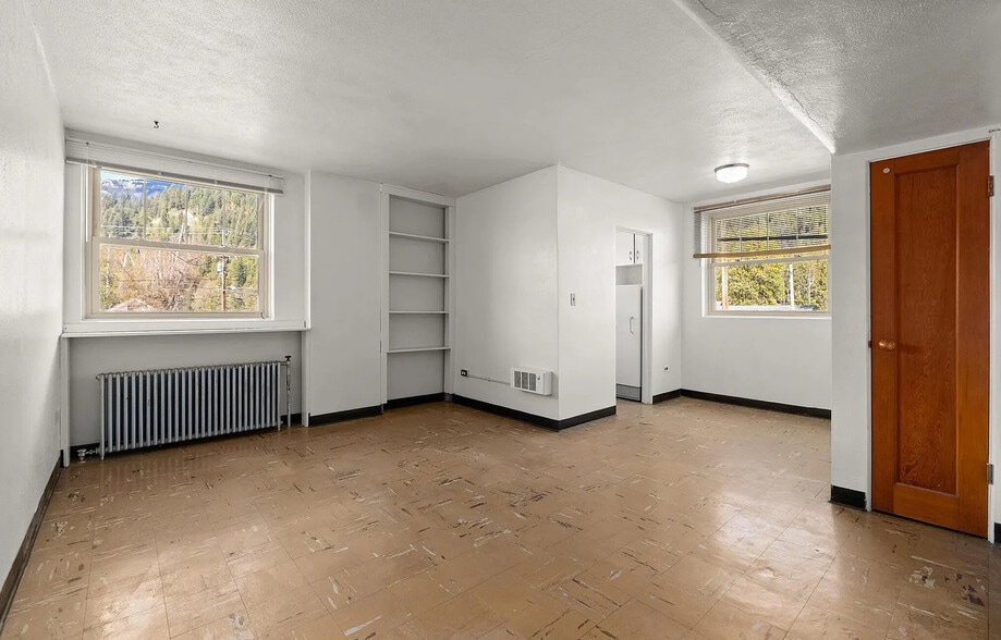 Primary Photo - Pend Oreille Apartments