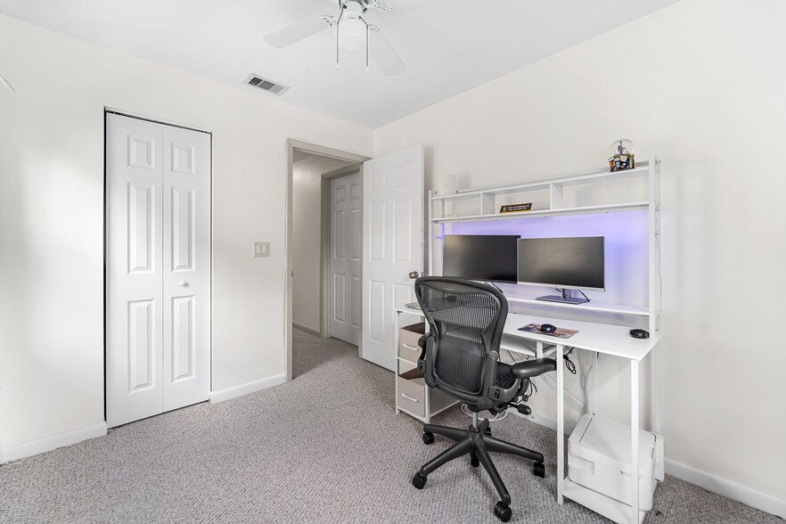 Building Photo - 308 E Ross Ave