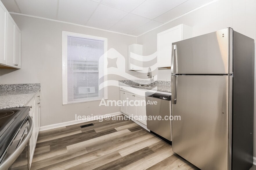 Building Photo - 306 Sycamore St