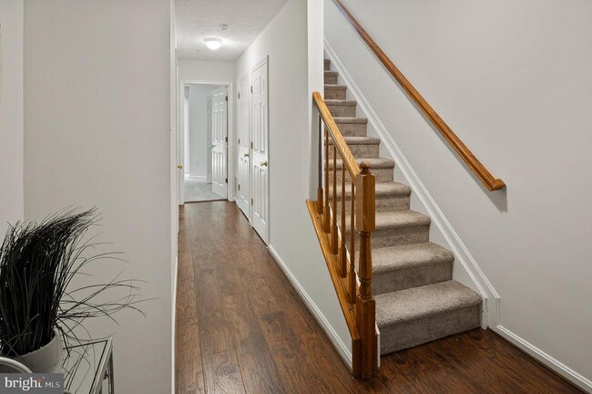 Building Photo - 16140 Edenwood Dr