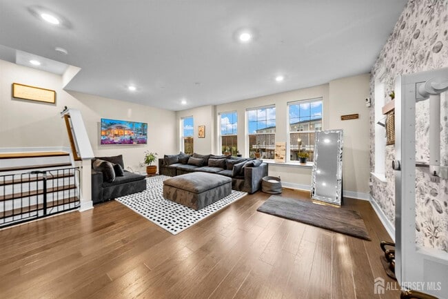 Building Photo - 1901 Swales Ct