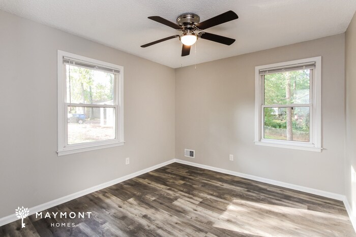 Building Photo - 140 Little Hampton Dr