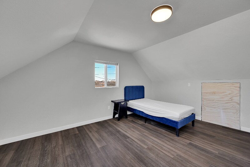 Building Photo - 660 Hickory St