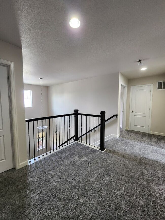 Building Photo - Long Realty & Property Management - 5 bedroom Stunning Home with Full Finished Basement