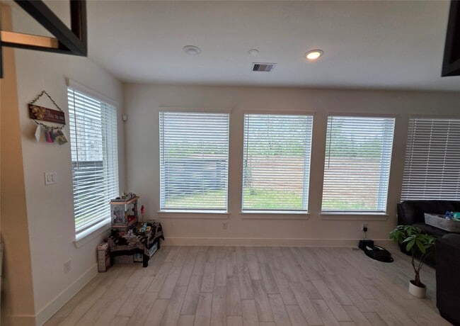 Building Photo - 18710 Colorado River Ln