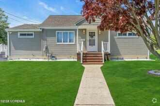 Building Photo - 122 Hulick Pl