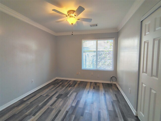 Building Photo - 4403 Waterfall Way