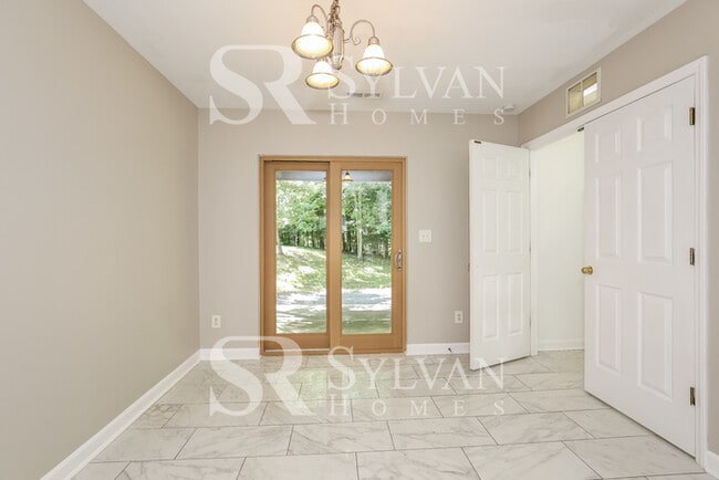 Building Photo - Discover Spacious Comfort & Fun