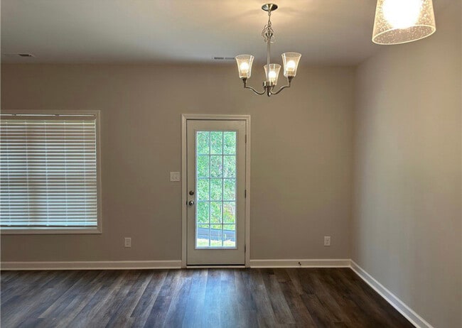 Building Photo - 705 Georgetown Cir