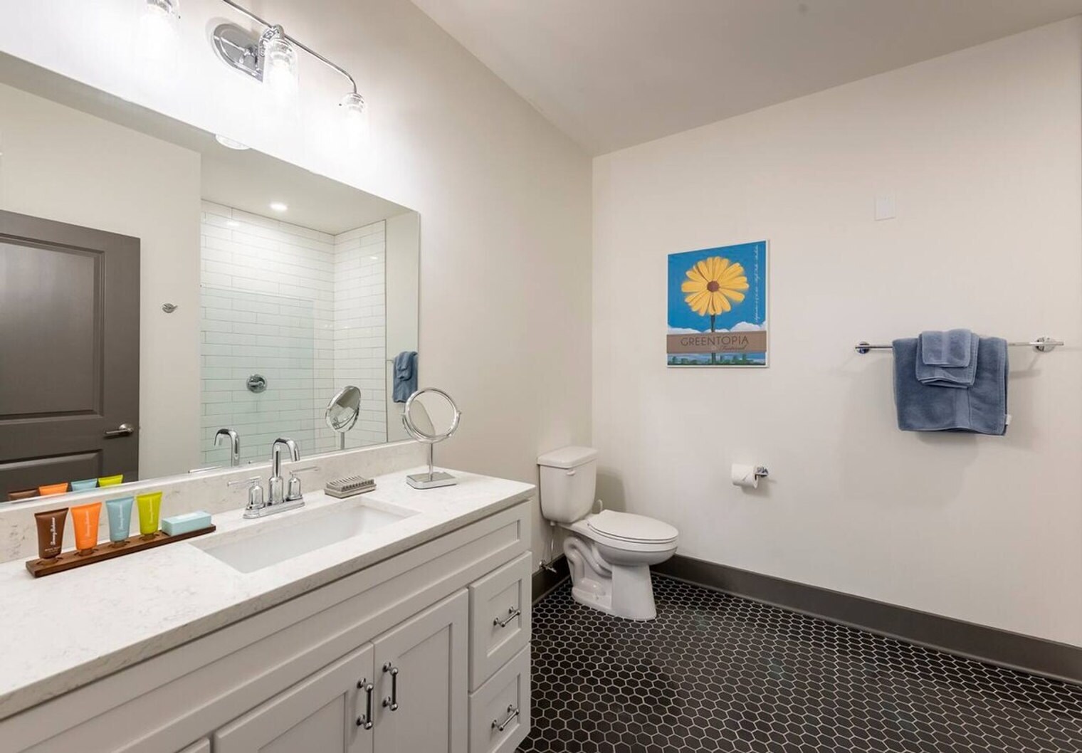 Building Photo - 350 East Ave