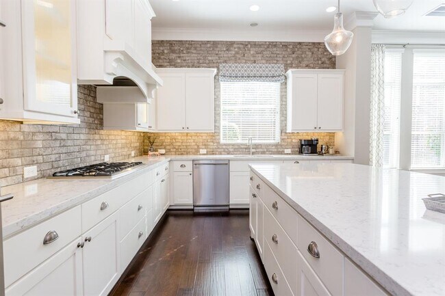 Building Photo - 8315 Barberry Branch St