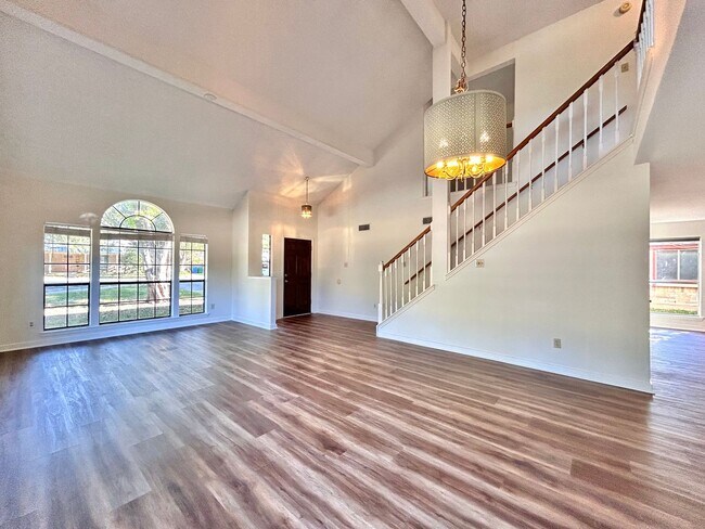 Building Photo - Spacious 4/BR 3.5/BA Two-Story Home with Peaceful Ambience