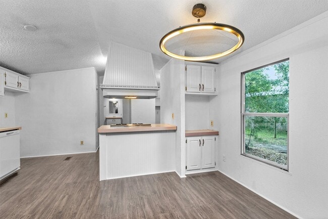 Building Photo - 19339 Forest Ln Cir