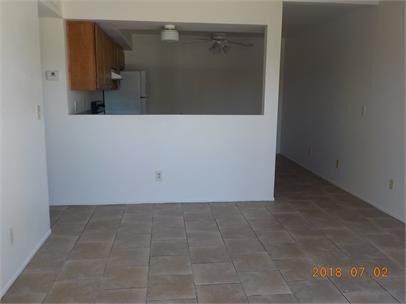 Building Photo - 660 S Tucson Blvd