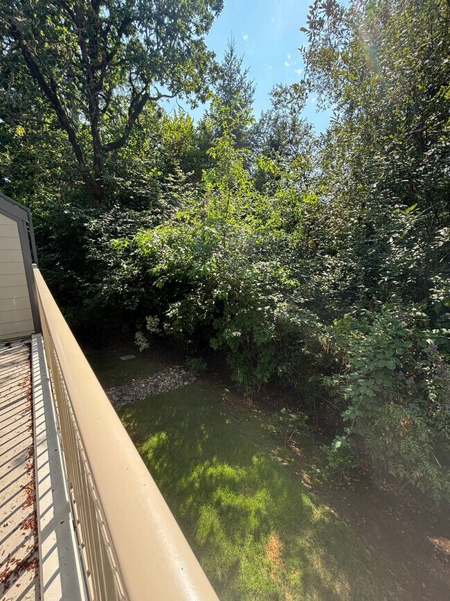 Building Photo - 5cart01