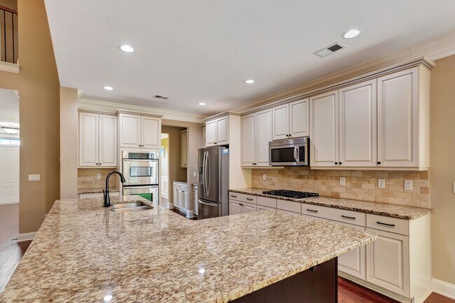 Building Photo - Elevated Home in The Club at Legends Oaks Plantation