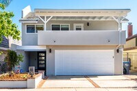 Building Photo - 3810 W Hemlock St