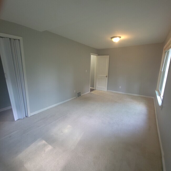 Building Photo - 534 Trebisky Rd