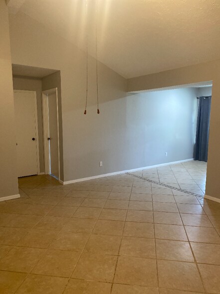 Building Photo - 15322 E Hampton Cir
