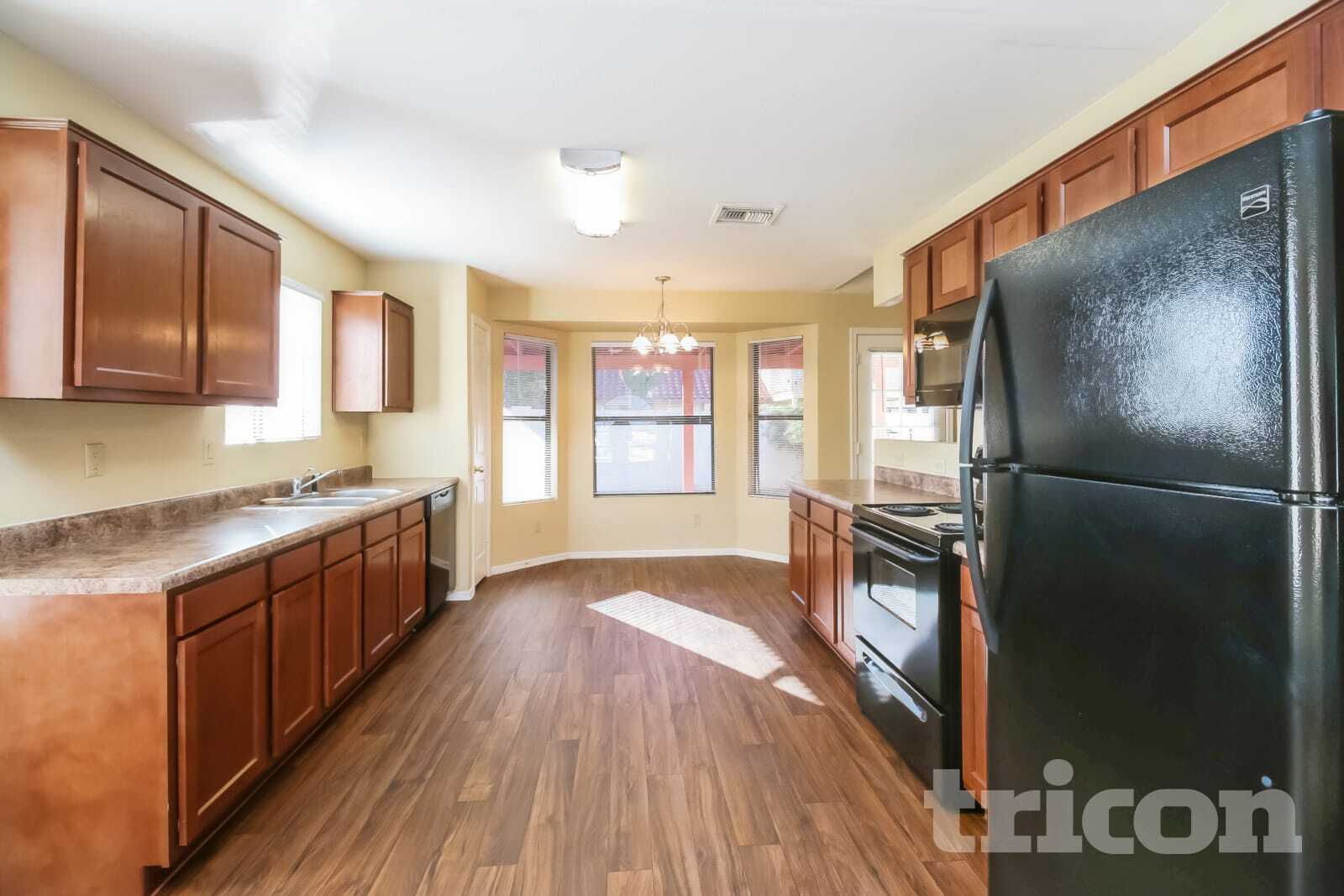 Building Photo - 7743 W Dreyfus Dr