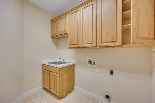 Building Photo - 10513 Indigo Broom Loop