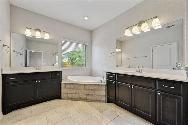 Building Photo - 8717 Blaze Dr