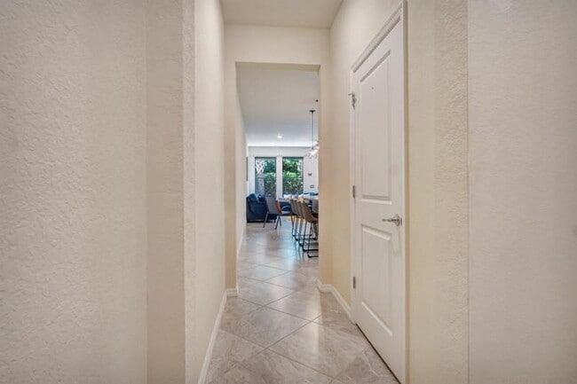 Building Photo - 2374 Post St