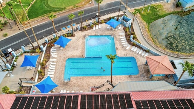Building Photo - Resort-Style Living in Sunbird Golf Resort...